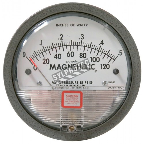 Magnehelic pressure gauge with scale from 0 to 0.5 inches of water (0 to 120 Pa), to indicate differential pressure