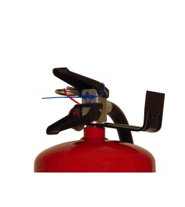 Portable fire extinguisher with powder, 20 lbs, type ABC, ULC 10A-120 BC, with wall hook.