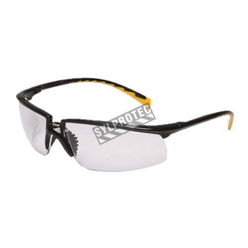 3M Privo protective eyewear with anti-fog treated clear polycarbonate lens. Offers balance between comfort, protection & fashion