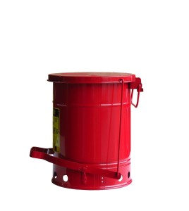 Container for oily or solvent-soaked rags, 6 gallons, with pedal, FM, UL, OSHA approuved.