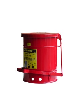 Container for oily or solvent-soaked rags, 6 gallons, with pedal, FM, UL, OSHA approuved.