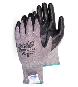 Gants anti-coupure ASTM/ANSI A5 Superior Touch® en composite Dyneema enduit de mousse de nitrile.