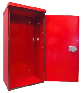 Surface-mounted outdoors steel fire cabinet for 30 lbs extinguishers.