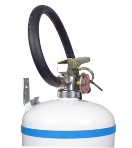 Portable fire extinguisher with demineralized water 2.5 gallons, type AC, ULC 2AC, with wall hook.