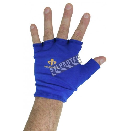 Gants anti-impact d’Impacto sans doigts, utilisé comme doublure.