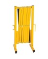 Barrière de sécurité extensible, 10 pieds (3 m), en aluminium peint en jaune.