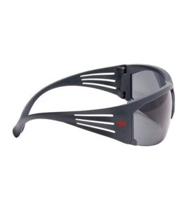 3M SF602FGAF SecureFit protective eyewear with anti-fog treated grey polycarbonate lens.