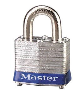 Regular padlock 1 ½ in (38 mm) wide laminated steel body with case hardened steel shackle. Size: 1 9/16 in wide.