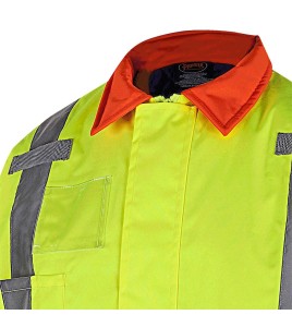 Winter High-visibility coat for roadwork flaggers, compliant with new Transports Québec regulation. 