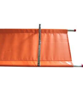 Stretcher folding in two, 206 x 55 x 14 cm (81 x 21.5 x 5.5 in).