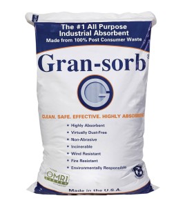 Gran-sorb recycled cellulose absorbent for liquid spills, with an absorption capacity of 17 L, sold in 14.06 kg (31 lb) bags